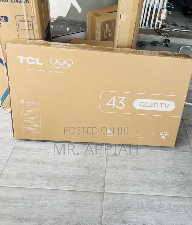 TCL 43" QLED Smart TV with Dolby Audio - 1