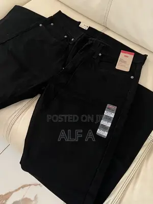 Brand New Levi's 599 Relaxed Straight Jeans - Black