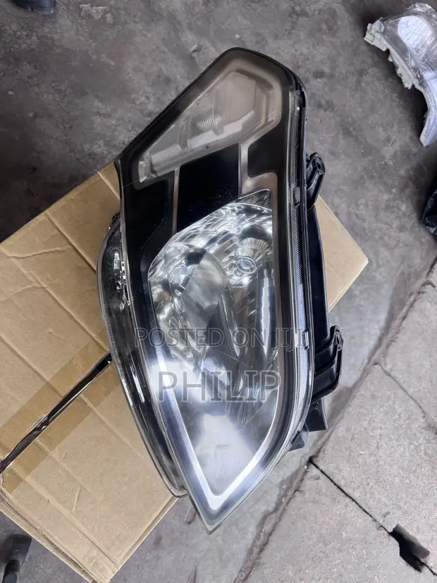Kia Soul 2008-2010 Headlight Pair - 1