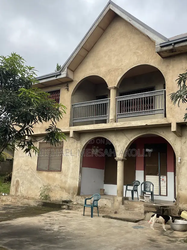8-Bedroom House for Sale in Ashongman Estate - 1