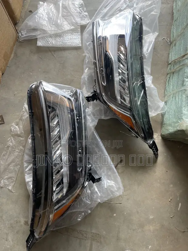 Honda CR-V 2017-2021 Full LED Headlight (Touring) - 1