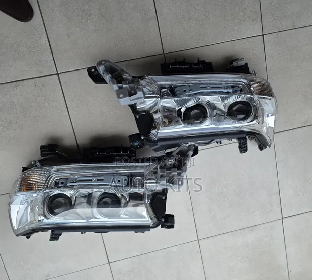 Toyota Land Cruiser Headlamp (2016-2021) - Original - 1