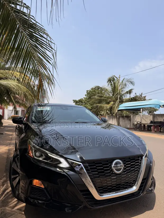 2021 Nissan Altima 2.5 SV Sedan - 1