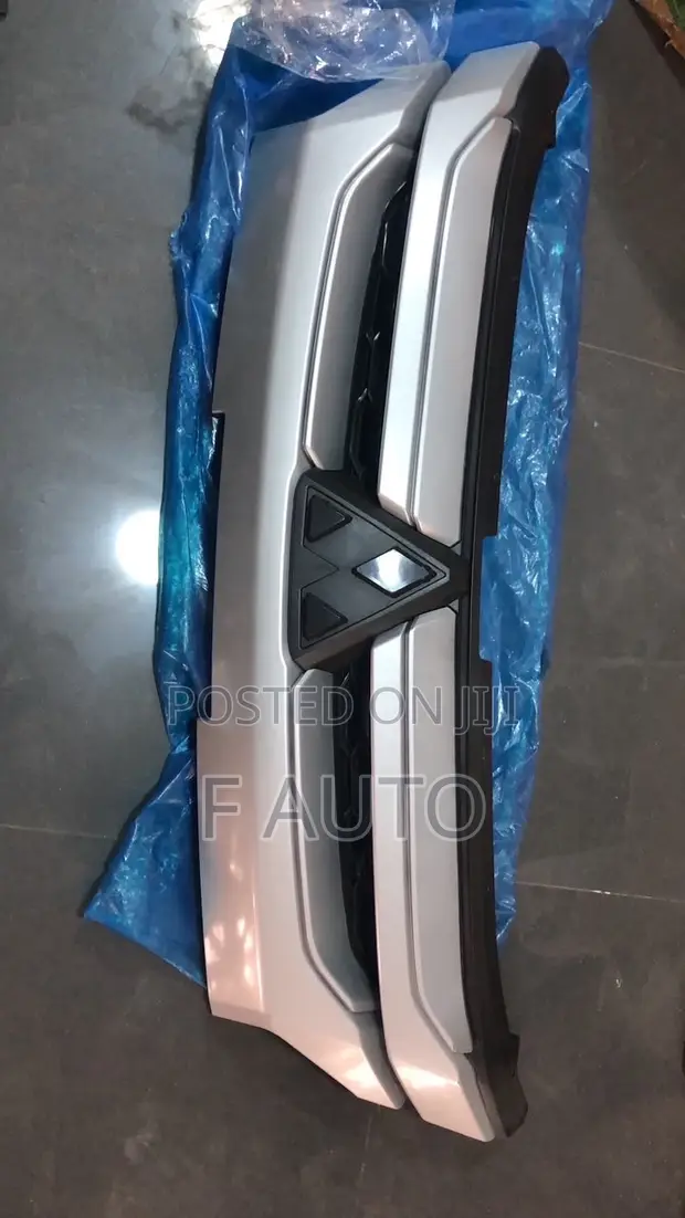 Mitsubishi L200 Front Grill (2017-2020) - 1