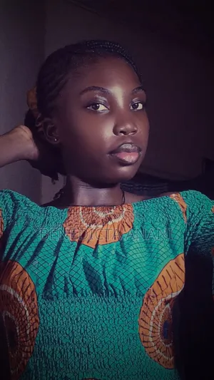 Hardworking Waitress - SHS Graduate