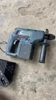 Bosch GBH 24 VRE Professional Cordless Rotary Hammer Drill (UK Used) - 3