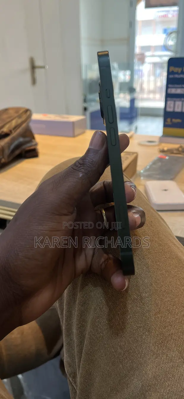 Apple iPhone 13 128GB Green - 1