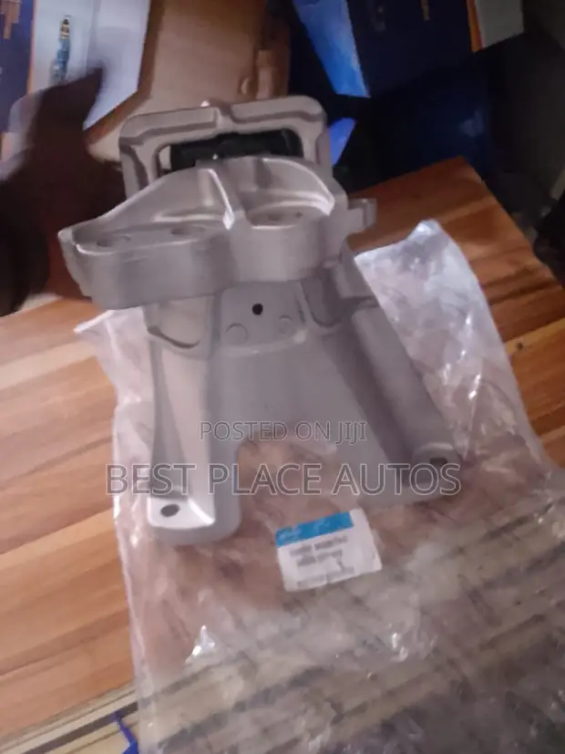 Honda Civic 2023 Engine Mount - 1