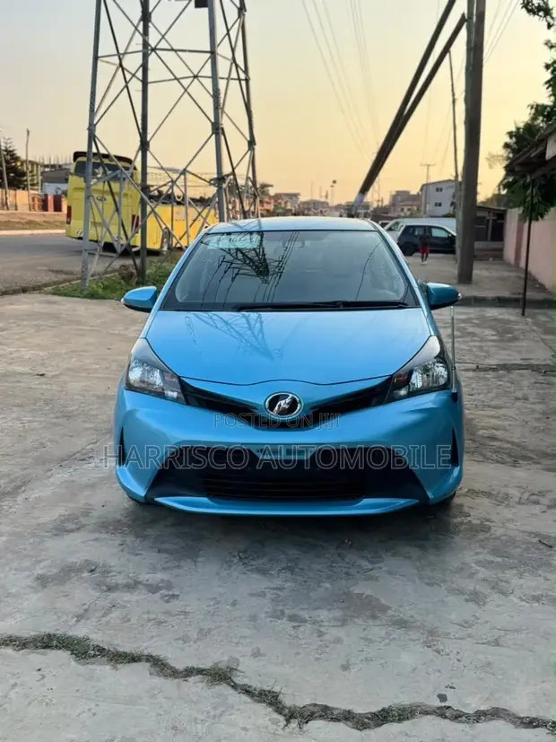Toyota Vitz 1.5 FWD 3dr 2017 Blue - 1