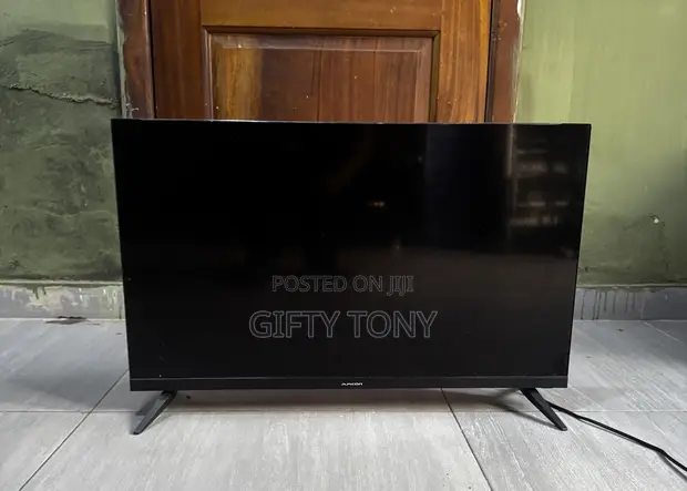 Amcon 32-inch LED TV - 1