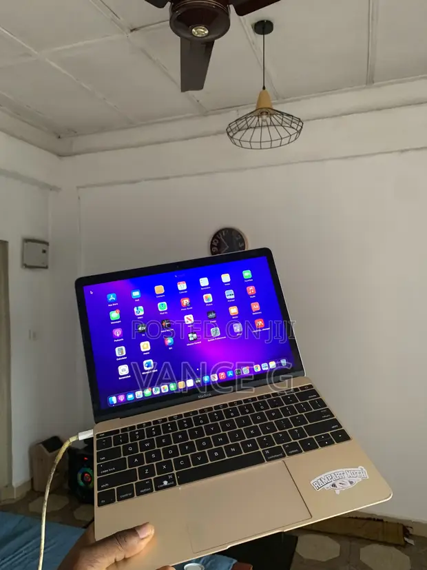 Apple MacBook Air 8GB RAM, 500GB SSD - 1