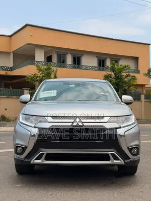 Mitsubishi Outlander SE FWD 2020 Silver