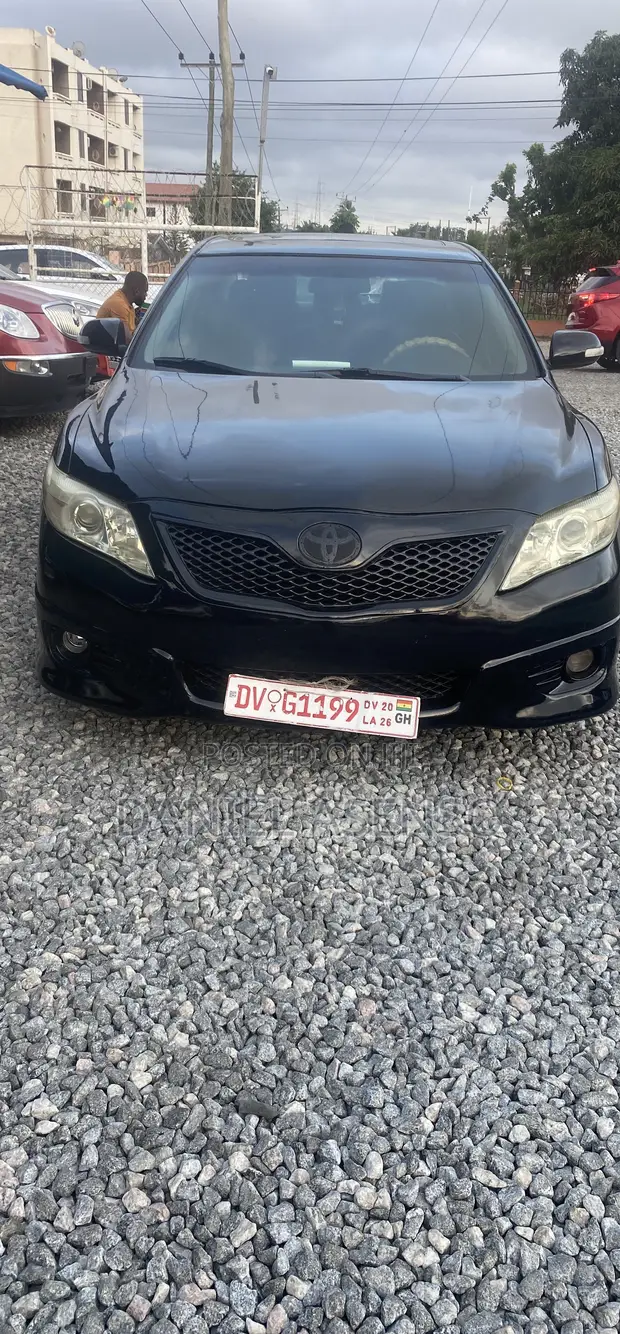 2011 Toyota Camry SE Sedan - 1