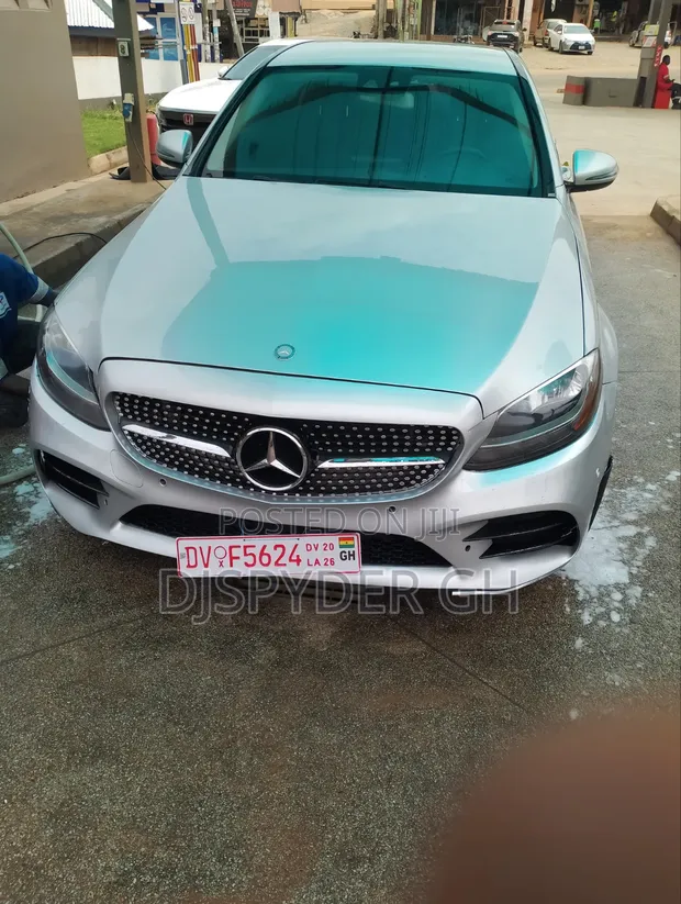 Mercedes-Benz C300 2017 Silver - 1