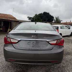 2012 Hyundai Sonata SE Sedan FWD (2.4L)