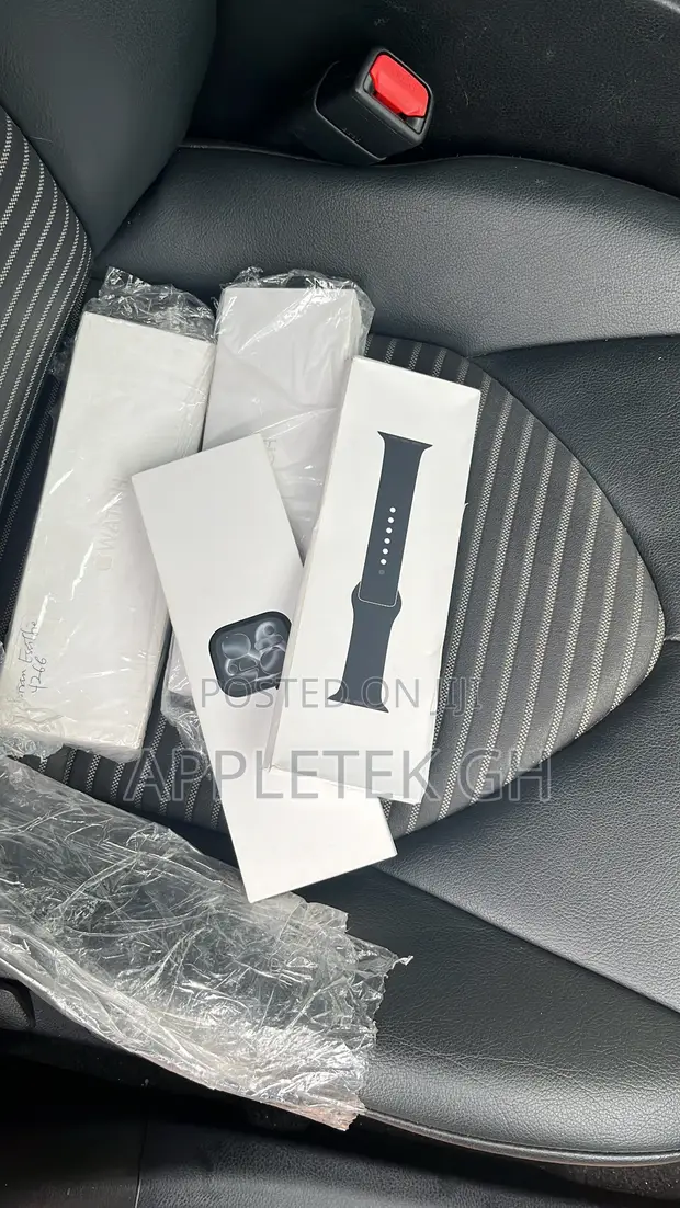 New Apple Watch Series 11 46mm GPS - 1