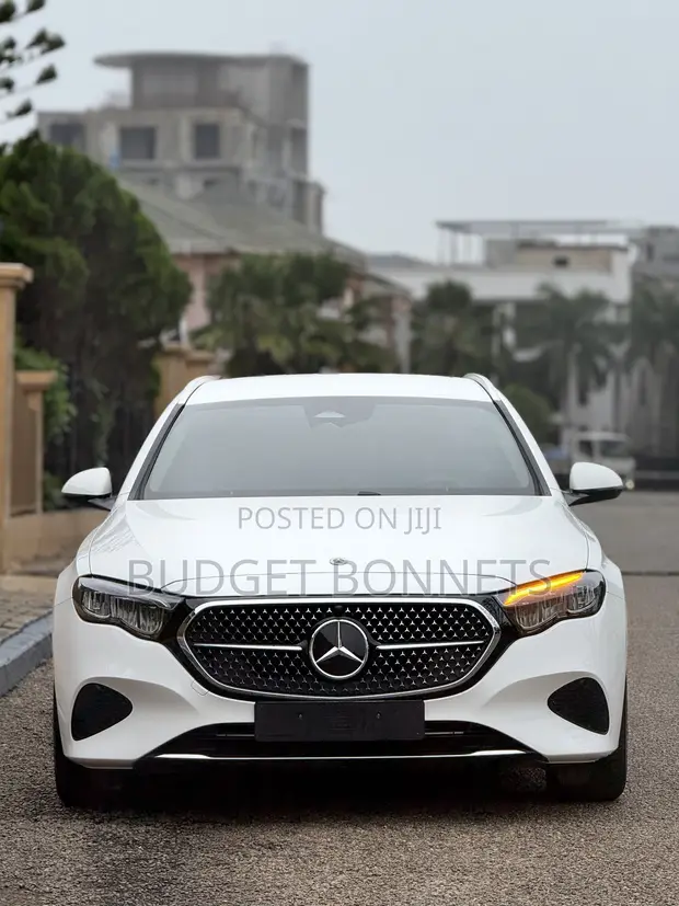 Mercedes-Benz E200 2025 White - 1