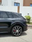 2022 Porsche Cayenne GTS - 3