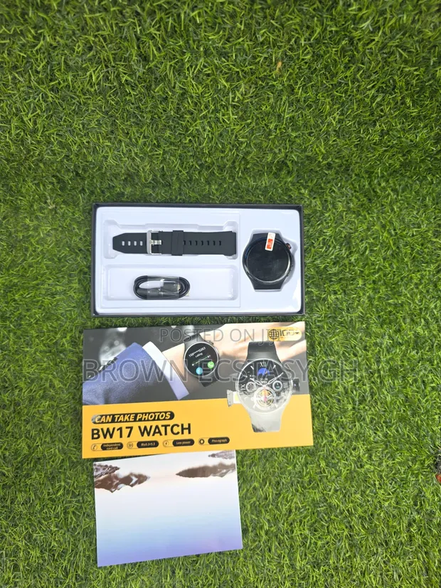 GW17 Smartwatch with Pop-Up Camera and SIM Slot - 1