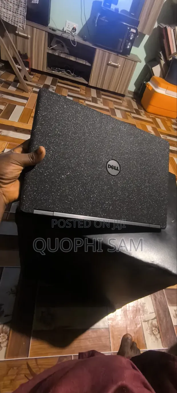 Dell Latitude 5550 Laptop - Intel Core i5, 8GB RAM, 500GB SSD - 1