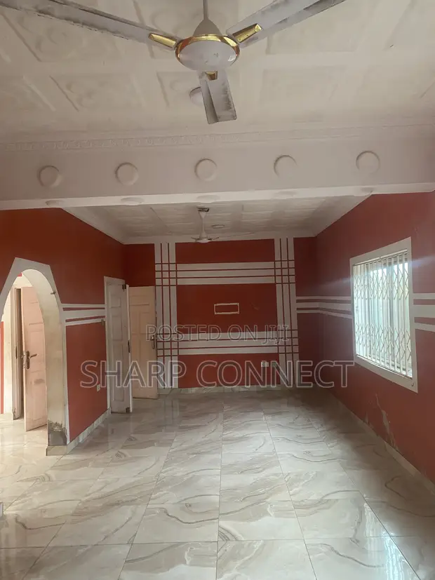 5 Bedroom House for Rent in Opeikuma, Kasoa - 1