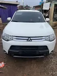 Mitsubishi Outlander 2.0 PHEV AWD 2015 White - 2