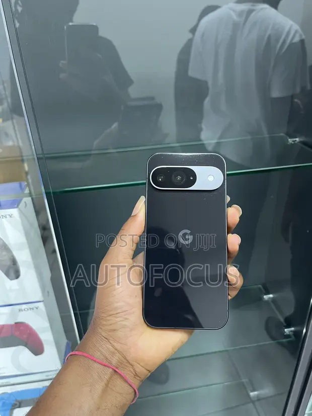 Google Pixel 9 128GB Black - 1