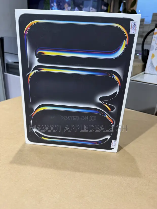 New Apple iPad Pro 13" (2025) 256GB Gray - 1