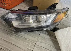 Mitsubishi Outlander Headlight Pair (2016-2021)