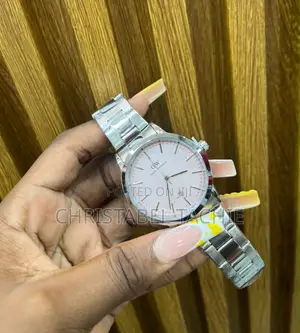 Daniel Wellington Oyster Pink Watch