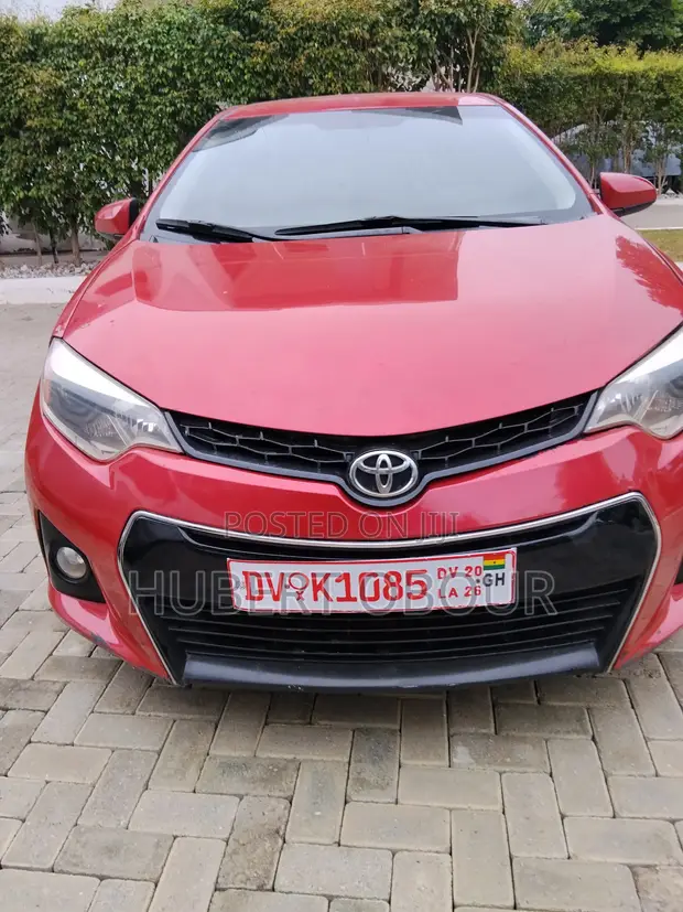 Toyota Corolla 2015 Red - 1