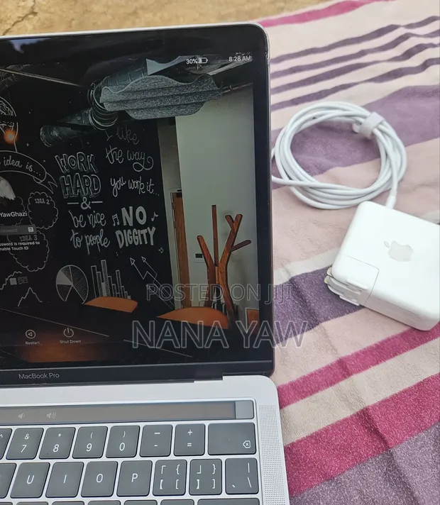 Apple MacBook Pro 2019 8GB Intel Core i5 128GB SSD - 1