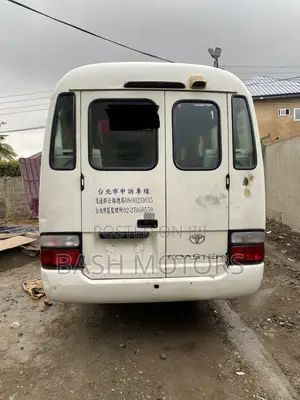 Toyota Coaster 2010