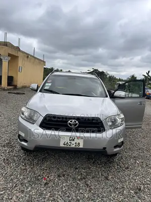 Toyota HiAce 2013