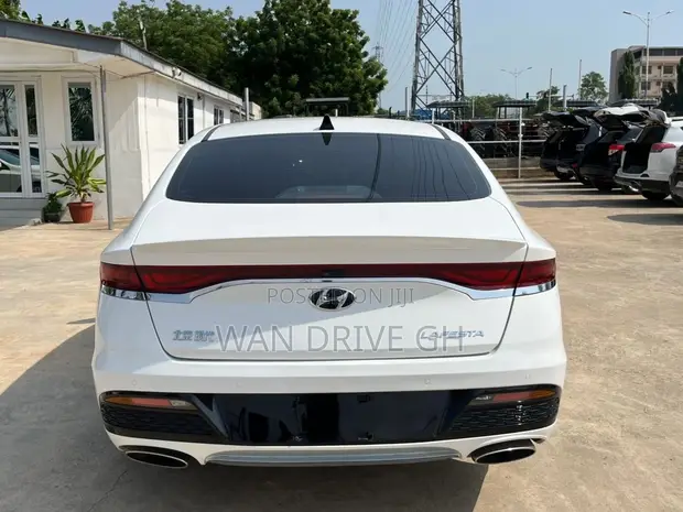 2020 Hyundai Avante (Lafesta) White - 1