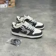 Nike SB Dunk Low Unisex Sneakers - 1