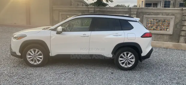 Toyota Corolla Cross 2024 White - 1
