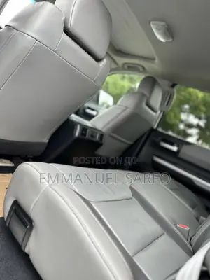 Toyota Tundra Limited 5.7L V8 4x2 Double Cab