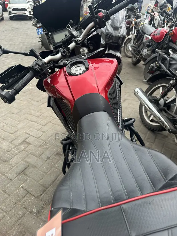 Yamaha 2019 Red Motorcycle - 1