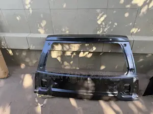 Toyota Land Cruiser 300 Boot
