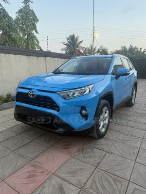 2021 Toyota RAV4 XLE Blue