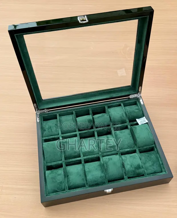 Luxury 18-Slot Watch Display Storage Box - Green - 1