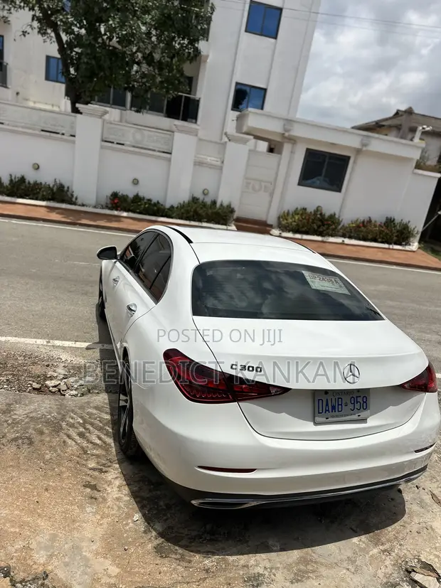 Mercedes-Benz C300 2022 White - 1