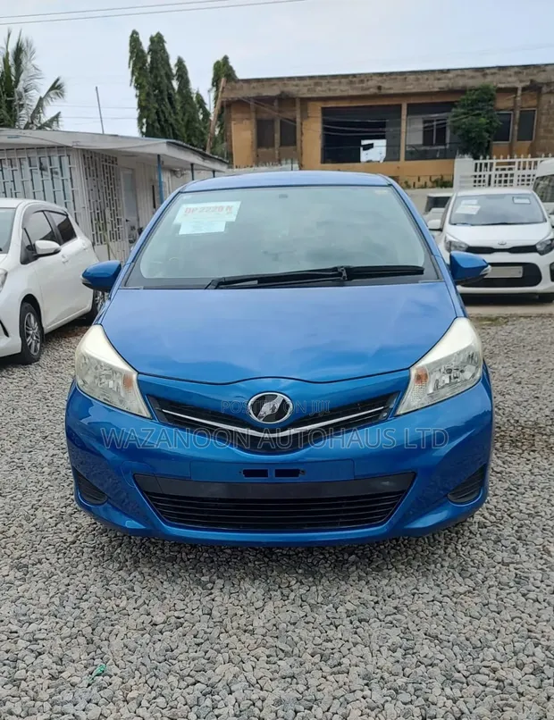 Toyota Vitz 1.3 FWD 5dr 2012 Blue - 1