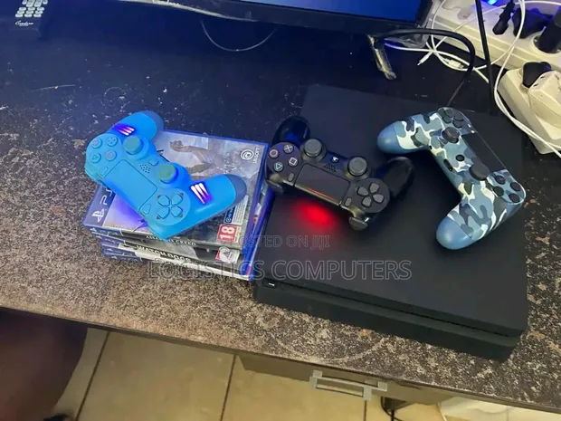 PS4 Slim Console with 3 Controllers - 1