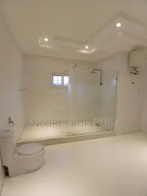 5 Bedroom House with Pool & BQ in Gated Community, East Legon