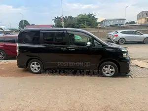Toyota Voxy V 2WD 8-Seater 2010 Black
