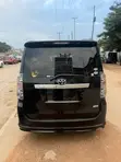 Toyota Voxy V 2WD 8-Seater 2010 Black - 4