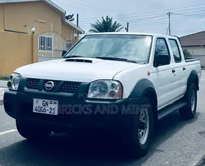 Nissan Hardbody Pickup 2021 White
