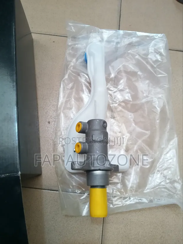 Premium Dorman Brake Master Cylinder - Ford Edge, Lincoln (USA) - 1